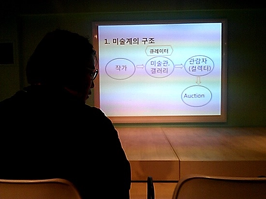 Featured image of post [기획자의 마음] 미술 전시를 기획하는 큐레이터 만나기